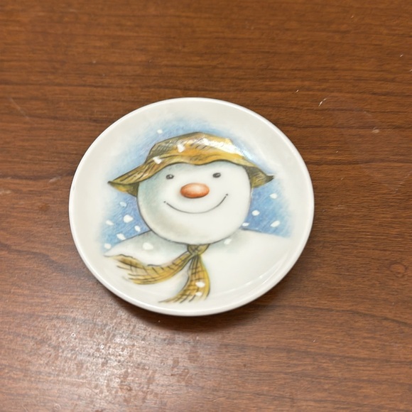 2 Royal Dalton Snowman egg cups & mini salt plates vintage - Picture 3 of 4